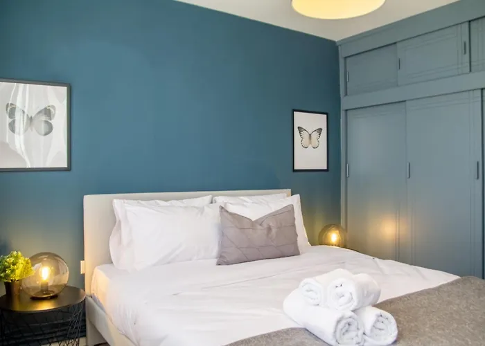 Spacious 3-bedroom With Sea View - Karsiyaka דירה *