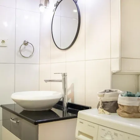 Spacious 3-bedroom With Sea View - Karsiyaka Appartement *